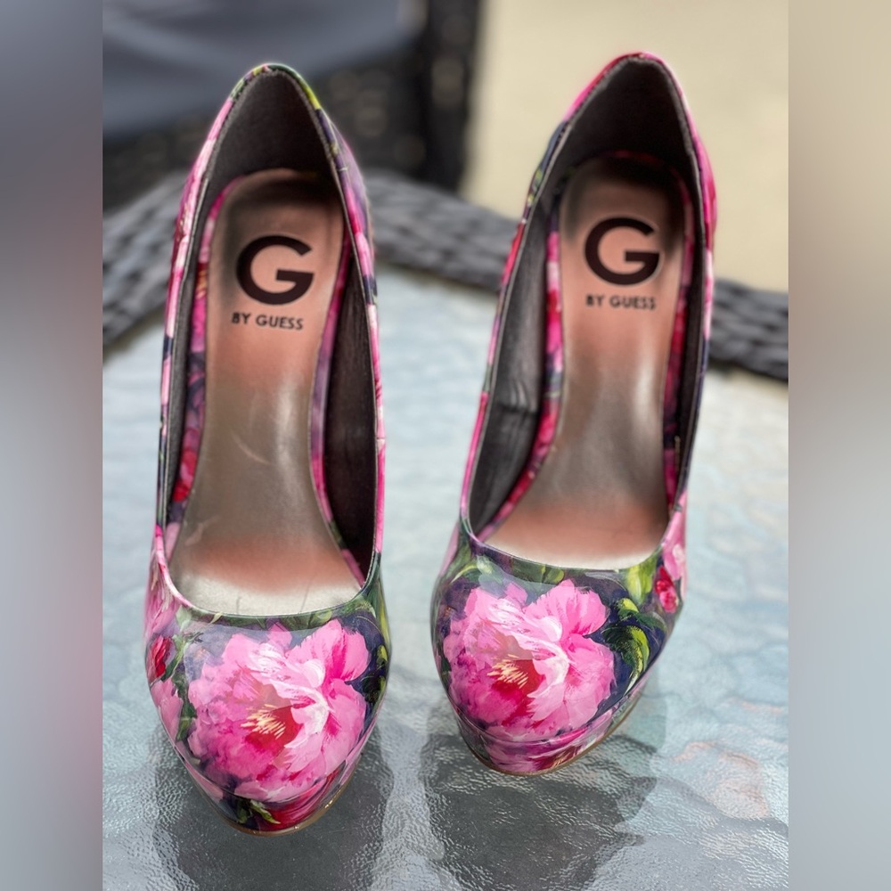 G by Guess Vibrant Pink Floral Heels 7.5 - Picture 2 of 6
